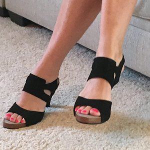 Me Too Black Leather Platform Shoes, Size 8 ½